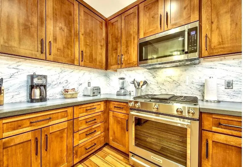 Ski In/Out - Zalanta - Great Location- 2 Hot Tubs - Heated Pool South Lake Tahoe